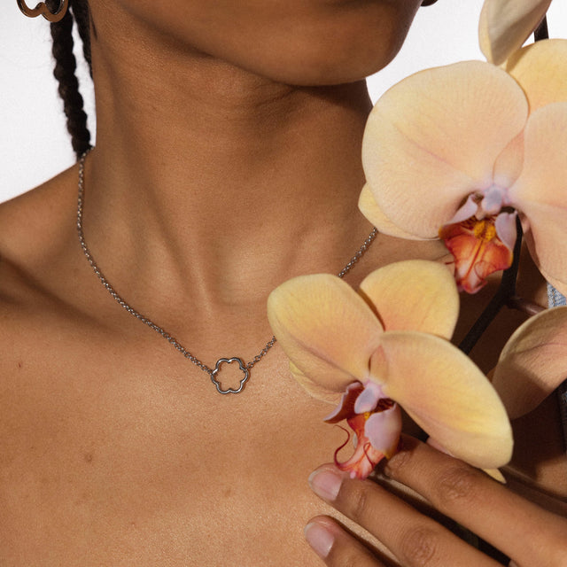 Collier Bloom