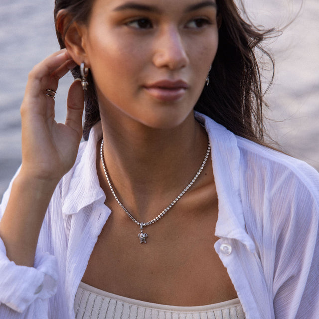 Collier Honu White