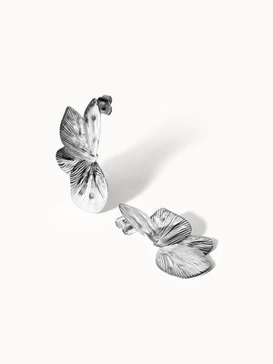 {"color":"Silver", "type":"lead_image"}