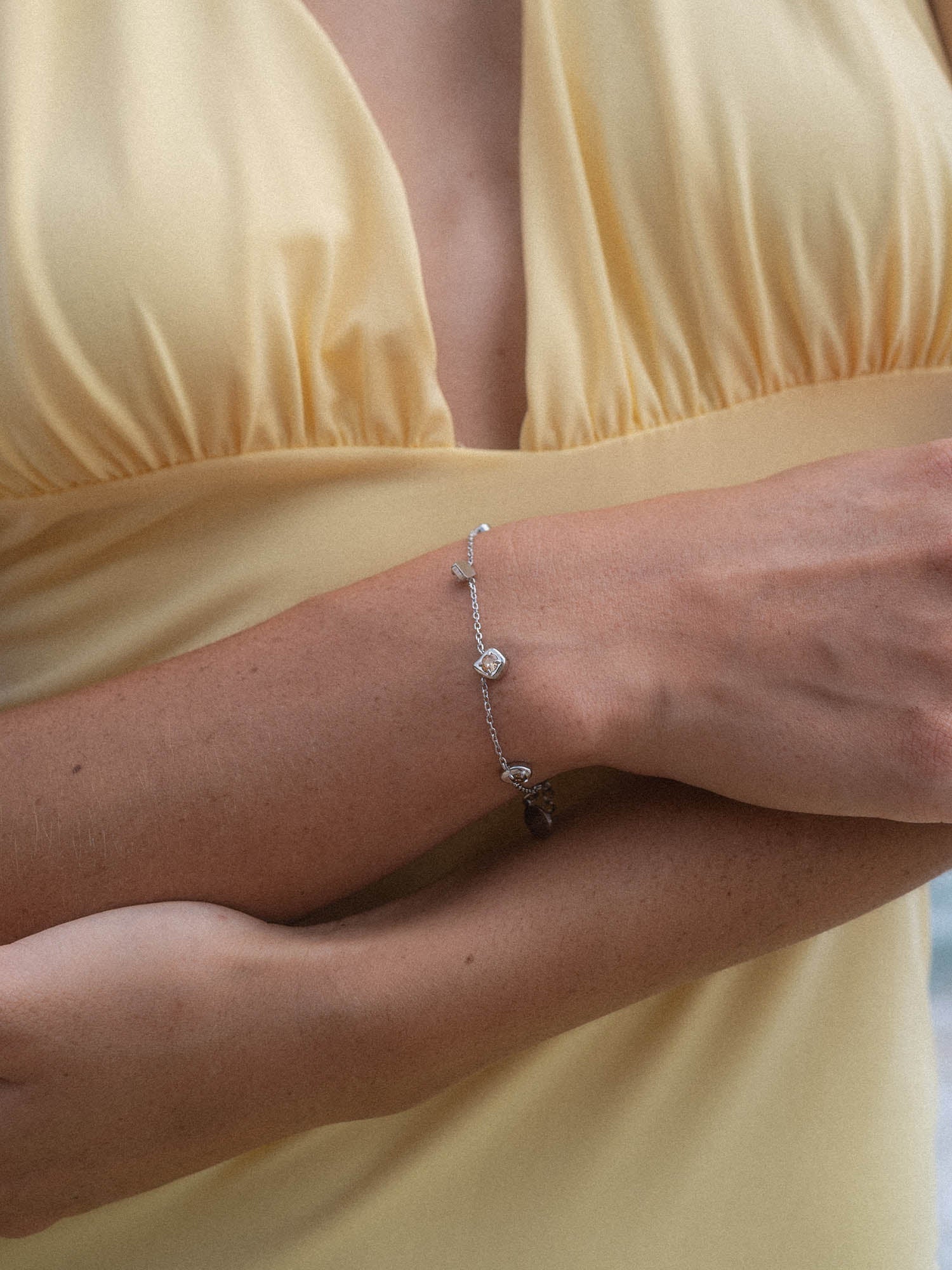 Sentir le bracelet d'or