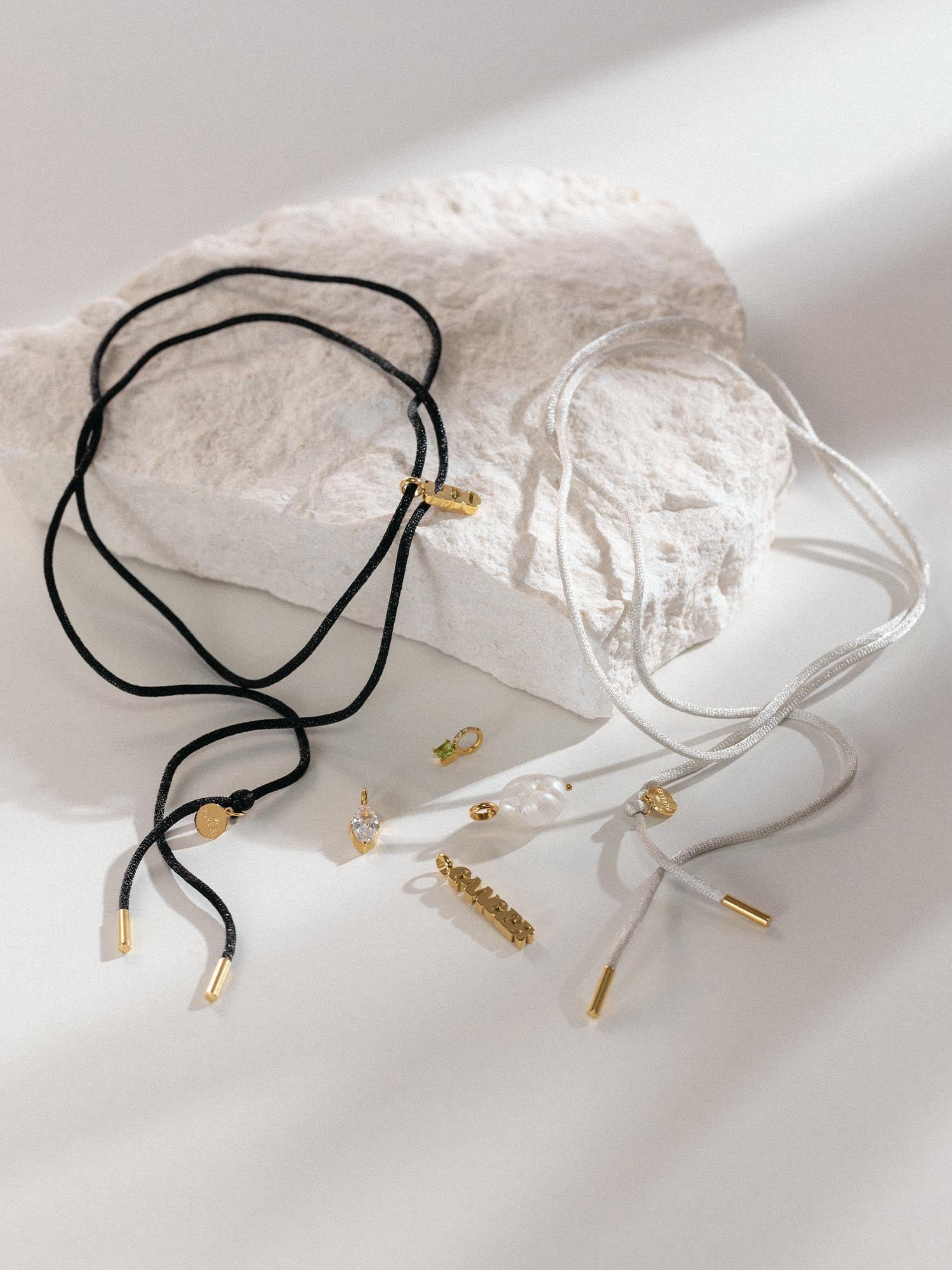 Collier Black Satin