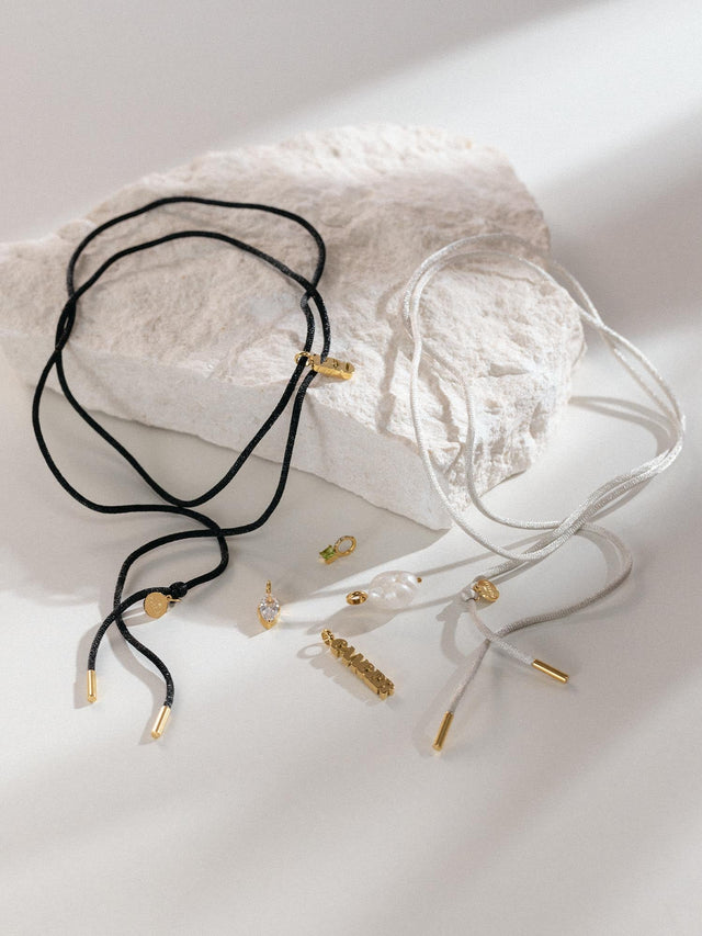 Collier Gray Satin