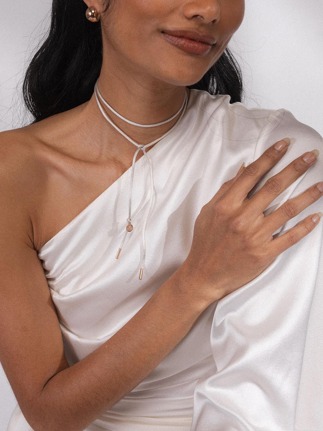Collier Gray Satin
