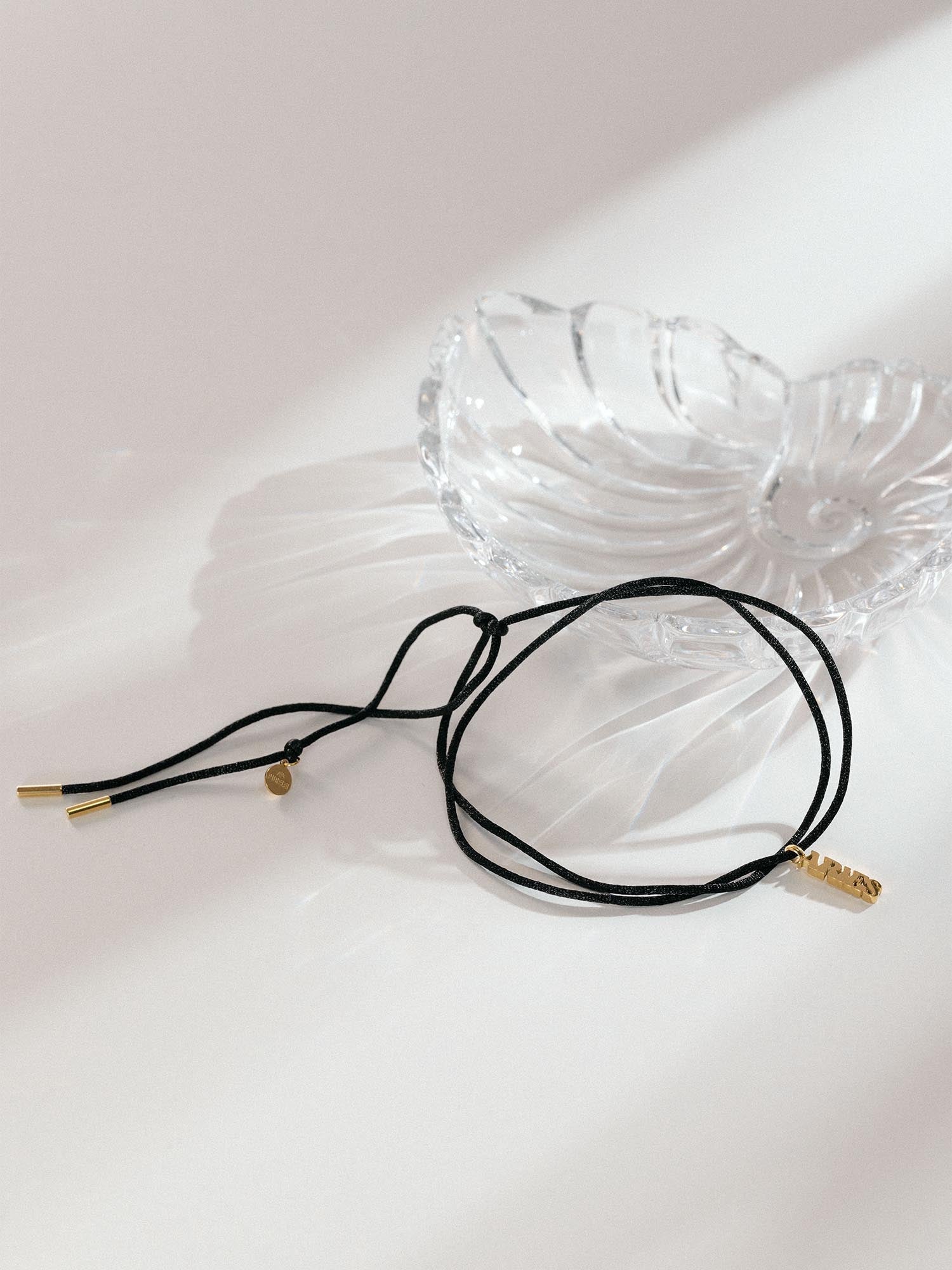 Collier Black Satin