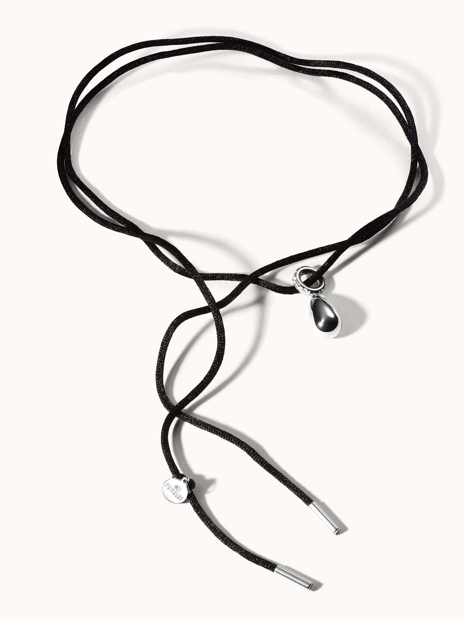 Collier Black Satin