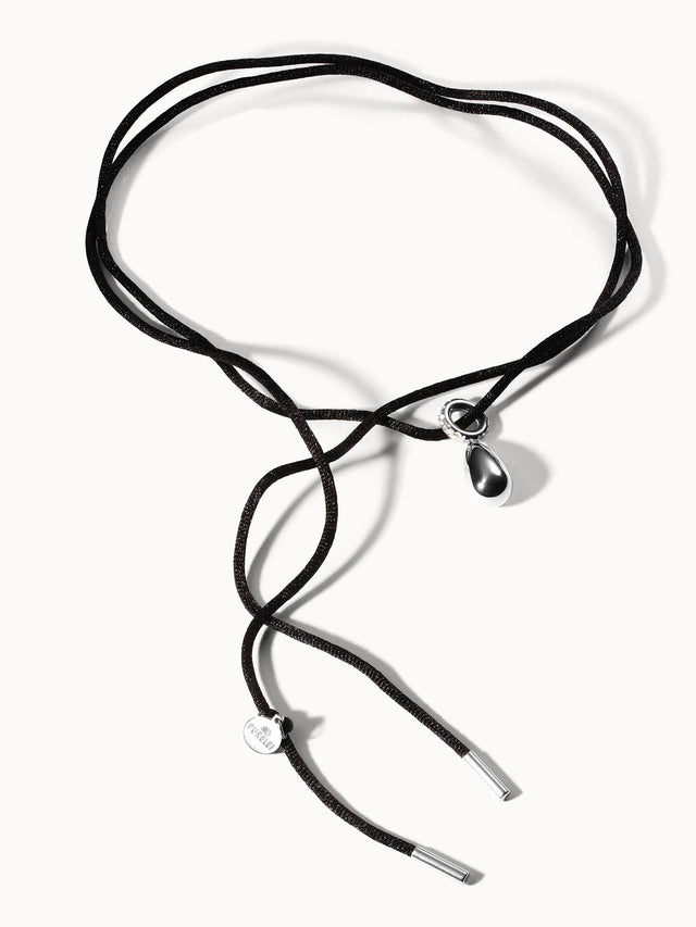 Collier Black Satin