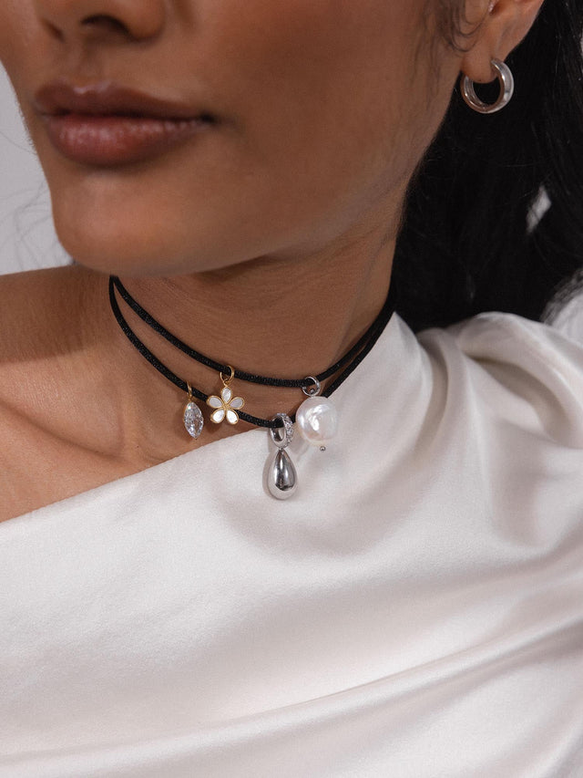 Collier Black Satin