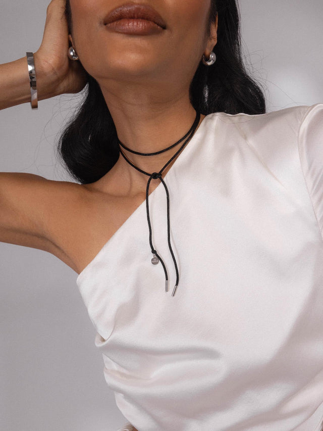 Collier Black Satin