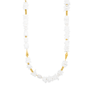 Wela Kette von PURELEI mit vergoldeten Elementen und Muschelstücken, natürlich elegant und feminin gestaltet.