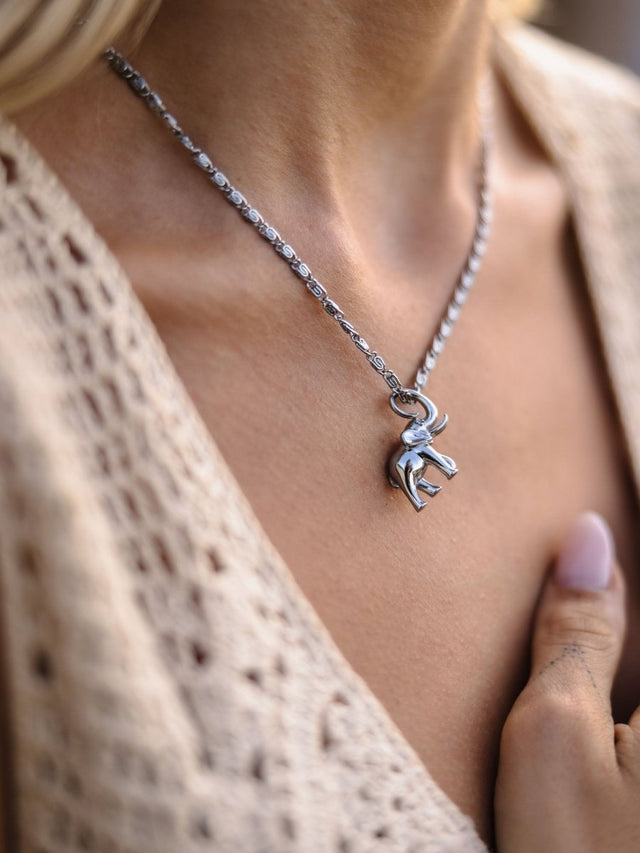 Flowing Strength Charm - INT PURELEI