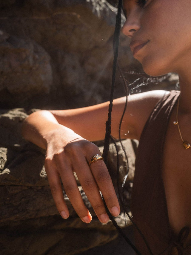 Golden Gaze Ring - INT PURELEI