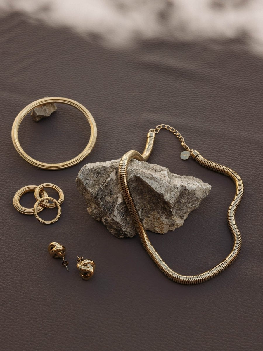 Stay Classy Necklace - INT PURELEI