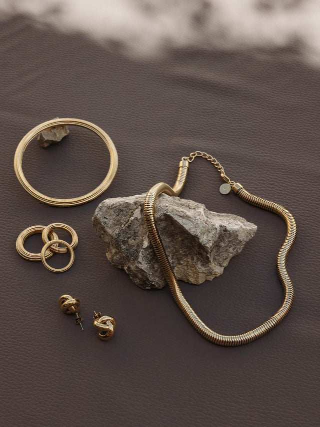 Stay Classy Necklace - INT PURELEI