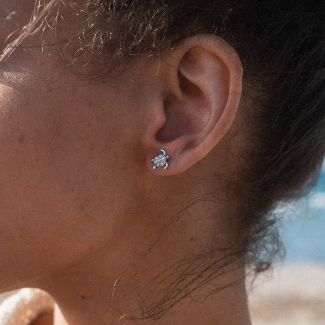 White Turtle Earring - INT PURELEI